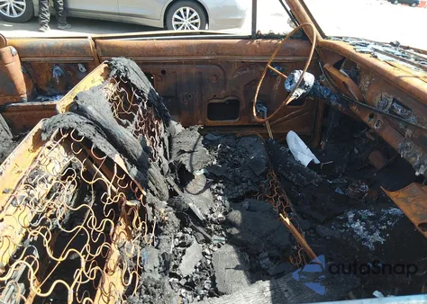 1962 Chevrolet Nova z USA, uszkodzony, nr VIN 20467W131064